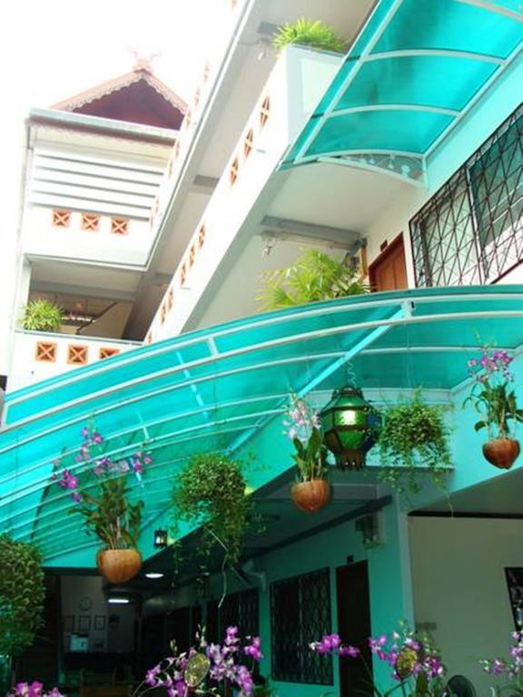 Junior House Hostel เชียงใหม่ ภายนอก รูปภาพ